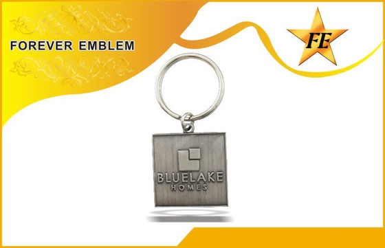 Κράμα τετραγωνικό προωθητικό Keychains ψευδάργυρου σιδήρου σμάλτων για τα δώρα επετείου