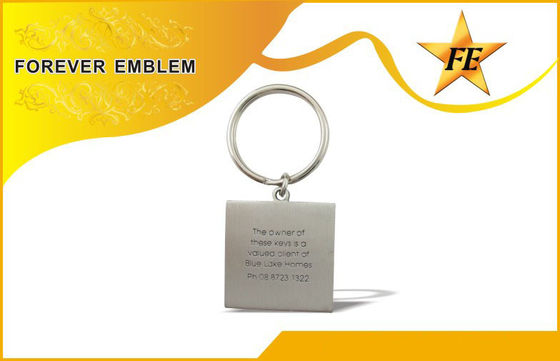 Κράμα τετραγωνικό προωθητικό Keychains ψευδάργυρου σιδήρου σμάλτων για τα δώρα επετείου
