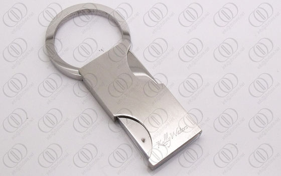 Μοντέρνο τετραγωνικό ασημένιο Keychain με την άνοιξη καθρεφτών ανοικτή και στενή